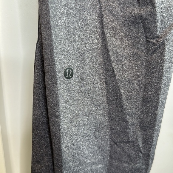 Lululemon On The Fly Pant *27" Heathered Black size 8 - Picture 6 of 8